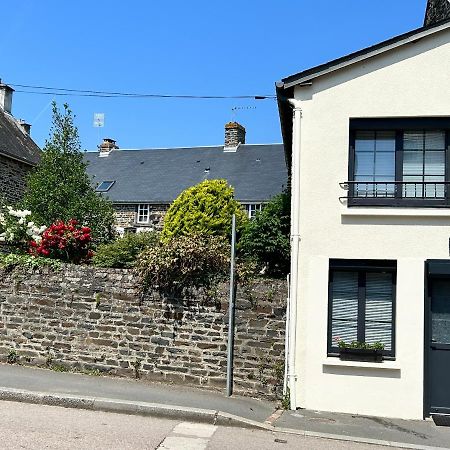 La Petite Maison Pont-d'Ouilly Bagian luar foto